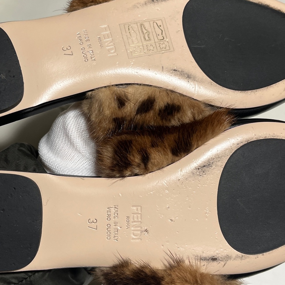 Fendi Black Leather Pointed Mules with Brown Logo Fur Band - Picture 5 of 11